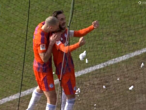 Dzeko assisted the captain to lead Schalke