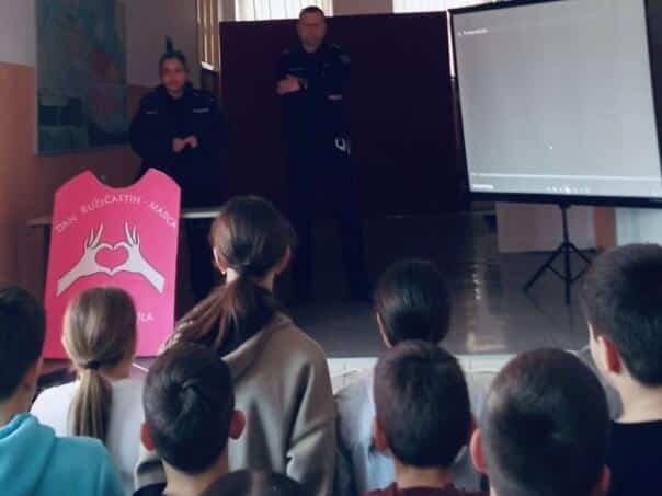 Educational workshop in Stolac on the occasion of the Day of Pink Shirts