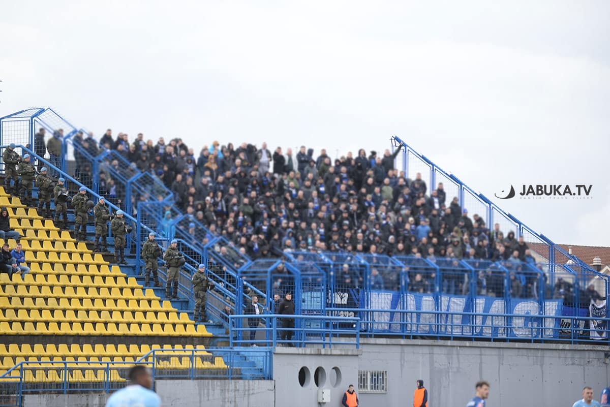 Maniacs, dissatisfied with the schedule of TV companies, announced a radical move for tomorrow