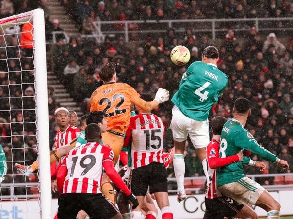 Liverpool inflicted Sunderland with their first home defeat of the season