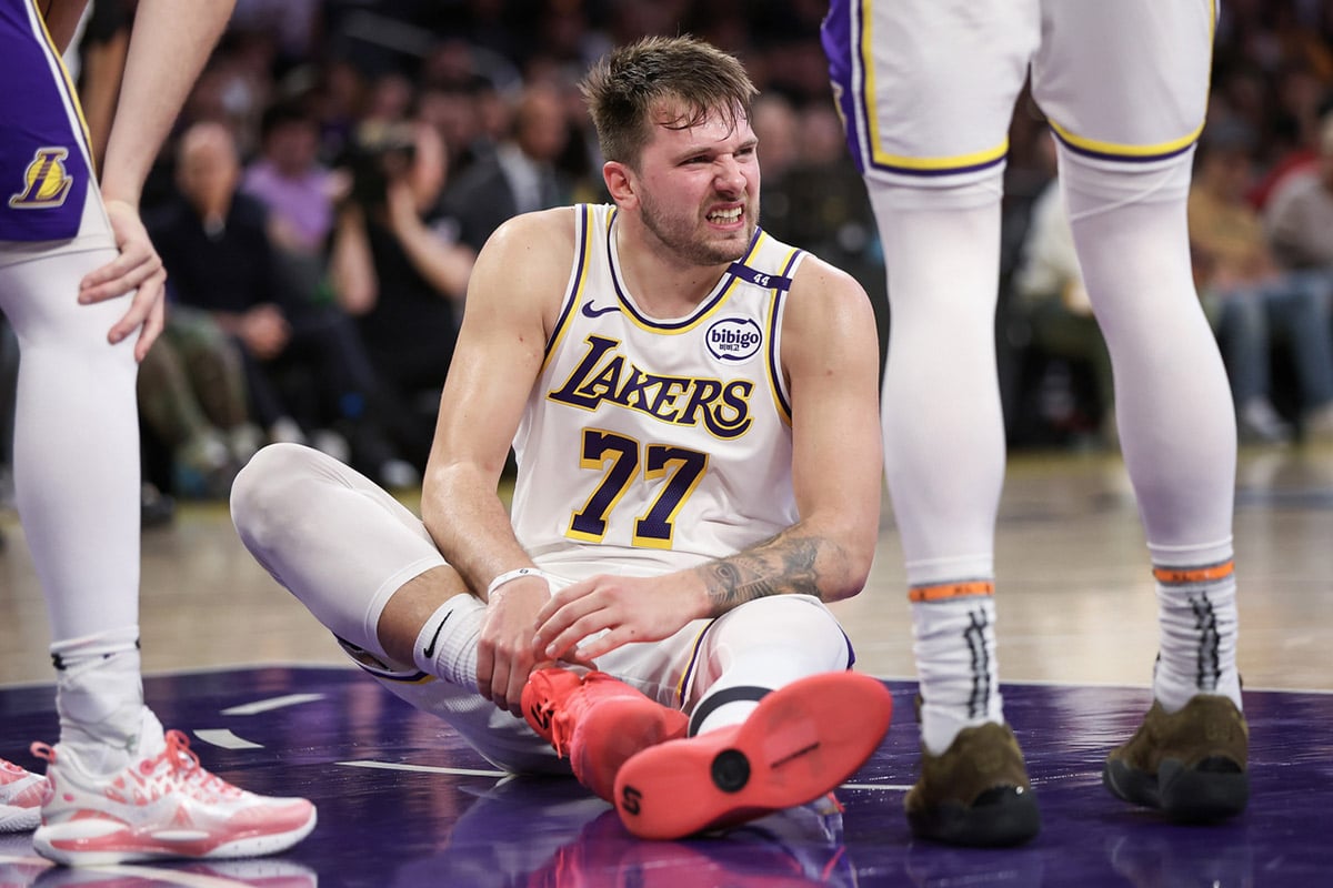 Charlotte to eighth win in a row, injury to Dončić
