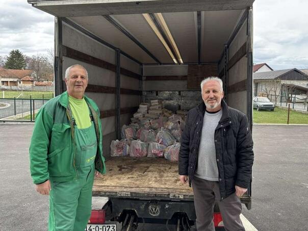 Merhamet Bihać handed over 80 aid packages to the socially disadvantaged in Livno