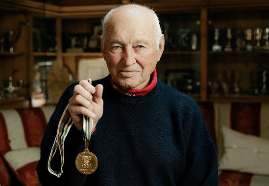 At the opening of the ZOI, the 85-year-old Olympic champion will also carry the flag