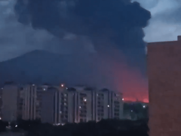 A huge explosion shook Tehran: Black smoke over the city