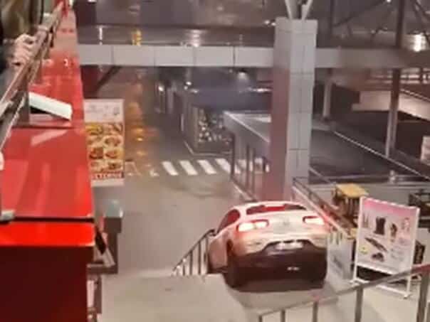 Drunk driving down the steps of the Market: 26-year-old man from Banja Luka was arrested