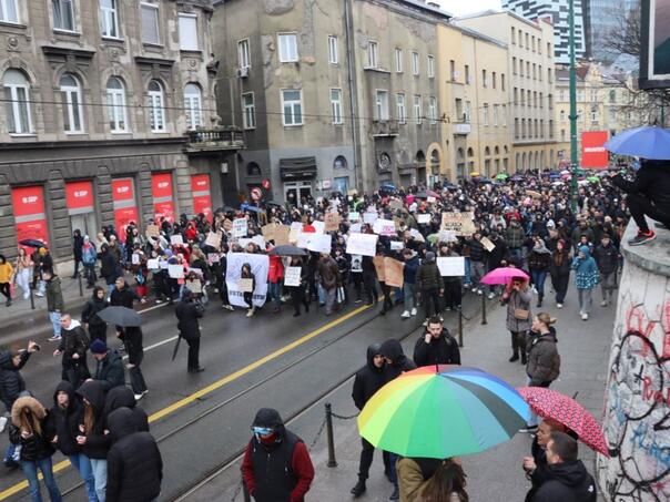 Retrospective of today’s protest through one minute of video