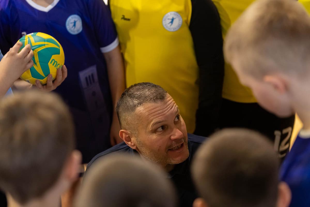 The legendary Nikša Kaleb inspired the students of Široki Brijeg Handball School