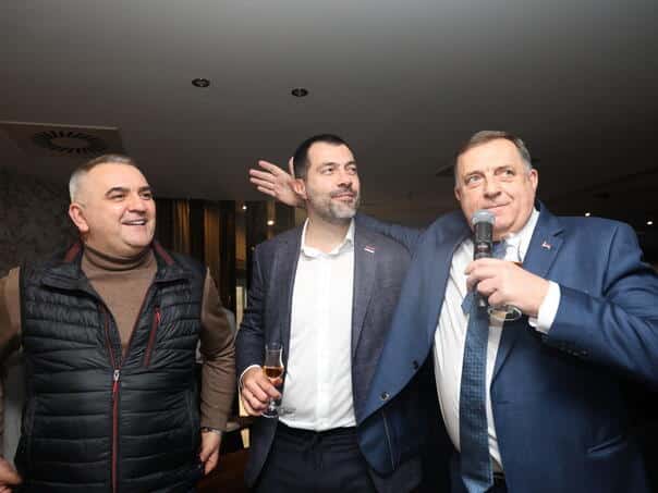 SNSD celebrates Sinisa Karan’s victory, Dodik sang