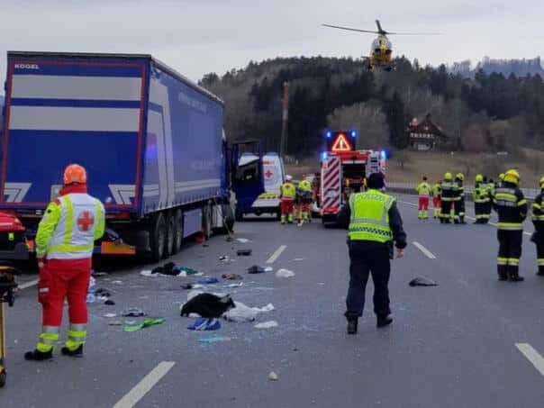 A driver from BiH was seriously injured in Austria, the helicopter transported him to the hospital