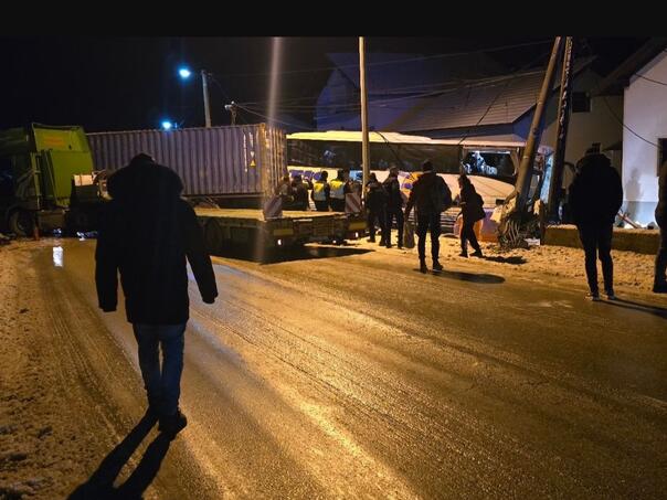 Serious accident near Derventa: Three trucks and a bus collided