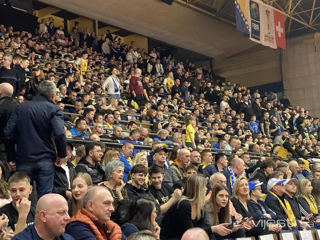Live / The match between BiH and Switzerland basketball players has started in Tuzla