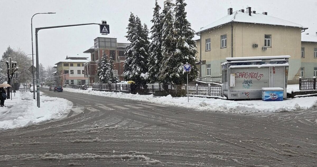 Cazin without electricity, 30 centimeters of snow in Bihać, classes suspended at USK
