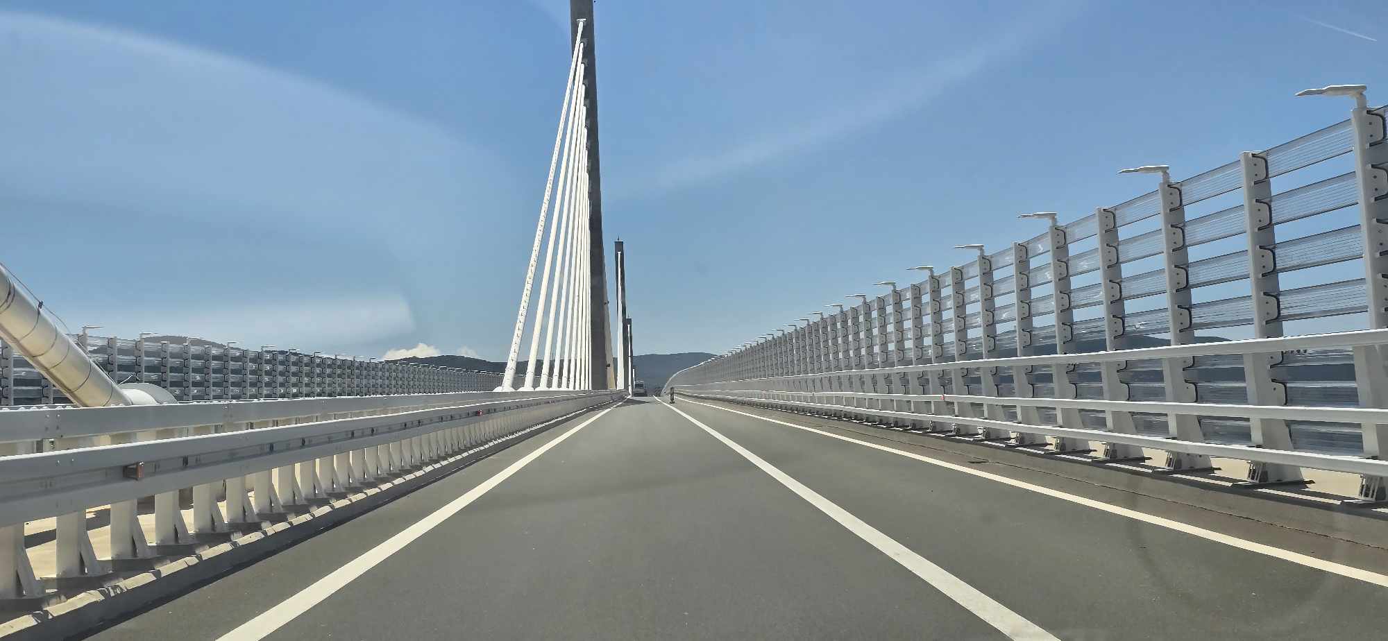 Cracks appeared on the Pelješko bridge: Croatian roads claim that nothing is serious, everything will be repaired by the Chinese