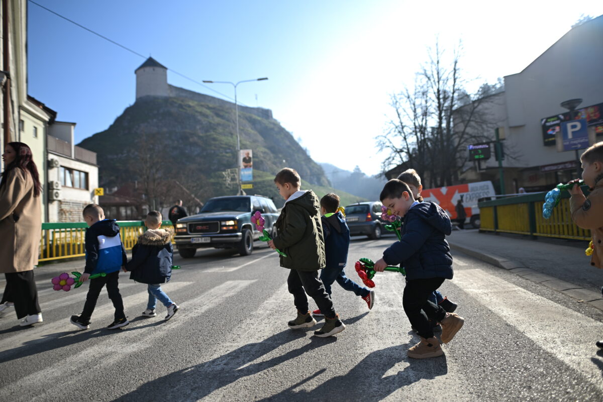 Tešanj: Kindergarten boys prepared an emotional surprise for women