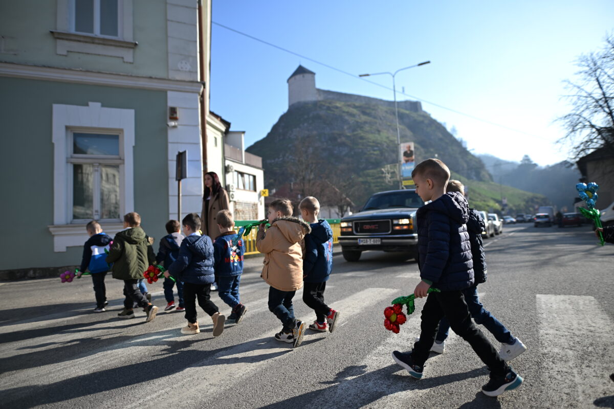 Tešanj: Kindergarten boys prepared an emotional surprise for women