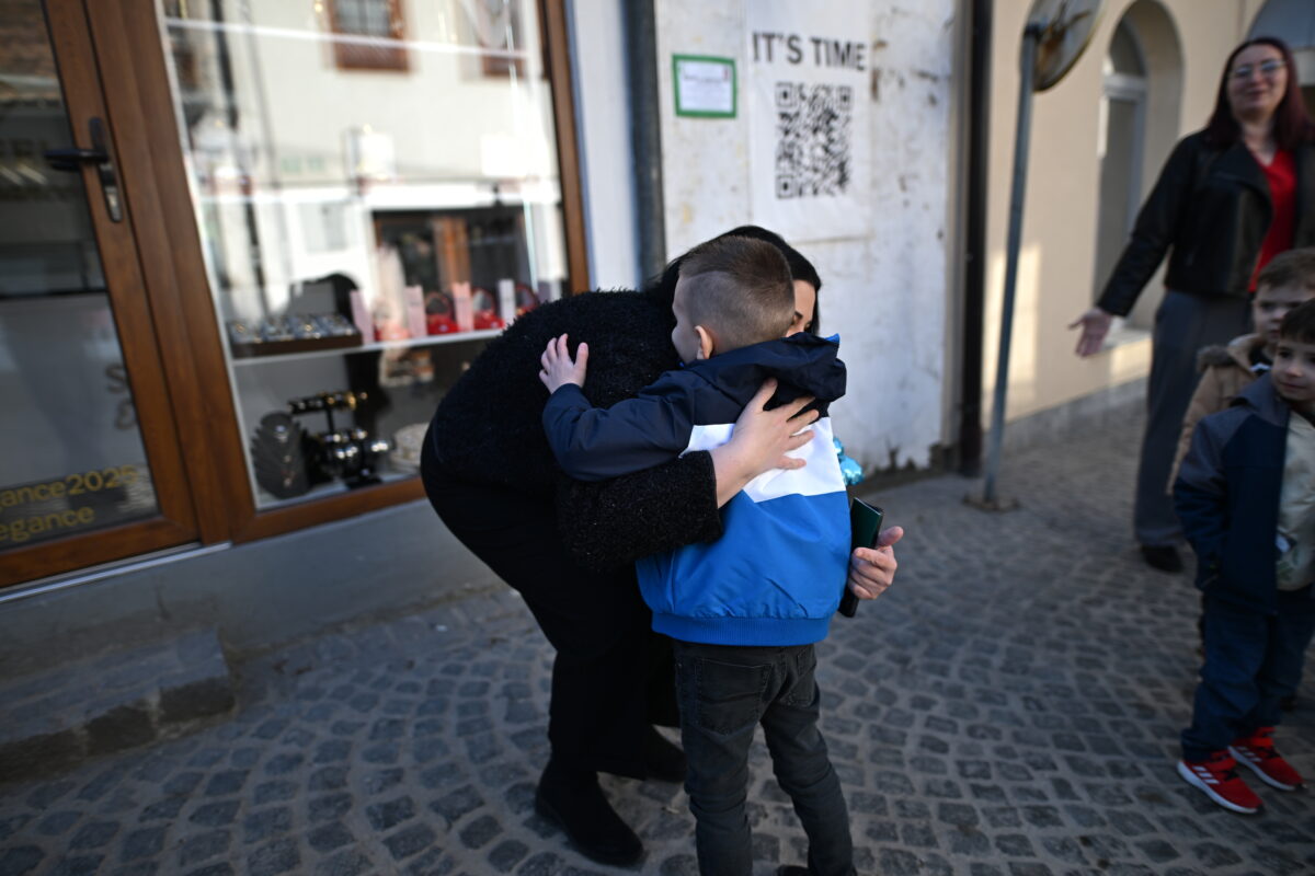 Tešanj: Kindergarten boys prepared an emotional surprise for women