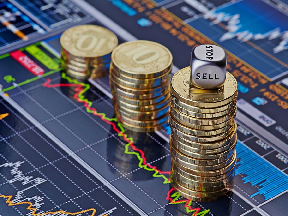 Sharp sell-off due to surge in oil prices