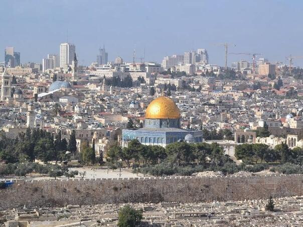 Explosions over Jerusalem, Iran claims to have targeted military bases