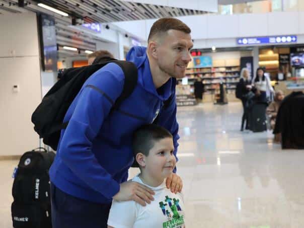 Photo/Video: Dragons traveled to Wales!
