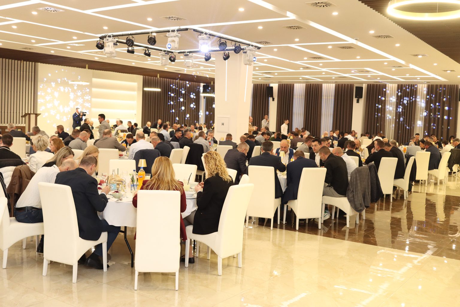 The XIV traditional iftar was held in the organization of the Association of Businessmen “Business Center” Jelah-Tešanj