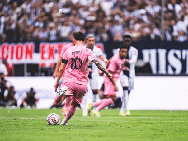 Messi is only the second player in history with 900 goals