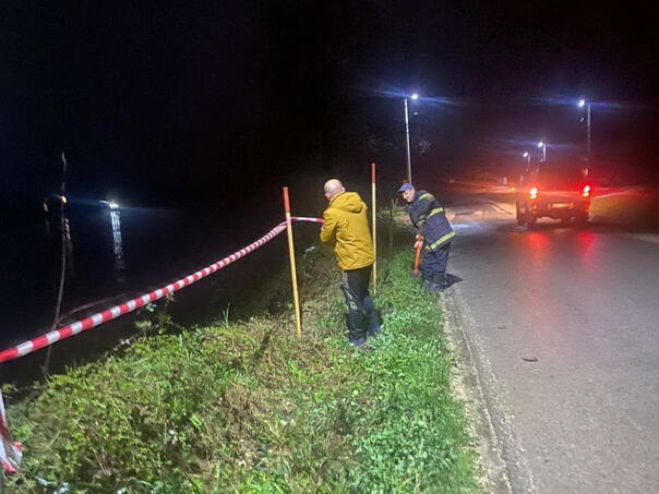 Swollen waterways in Sanski Most, services on the ground