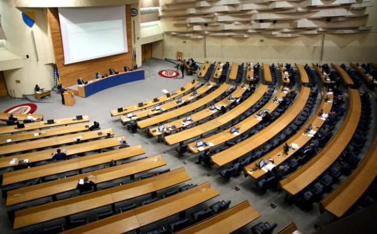 The House of Representatives adopted a set of financial laws: One step closer to joining SEPA and lower costs for citizens and the economy