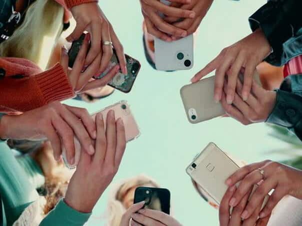 Poland bans phones in schools for minors