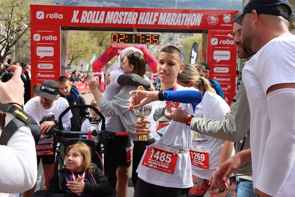 Ovations for the hero of the day: Šimun Petar ran the Mostar Half Marathon and entered history