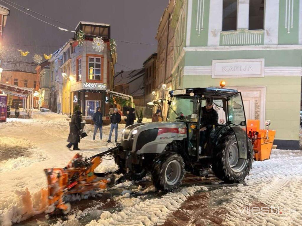 Snow paralyzes Tuzla: Thousands of citizens without electricity