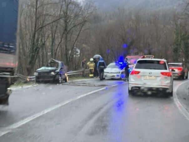 Serious accident near Konjic: The driver died after flying under the truck
