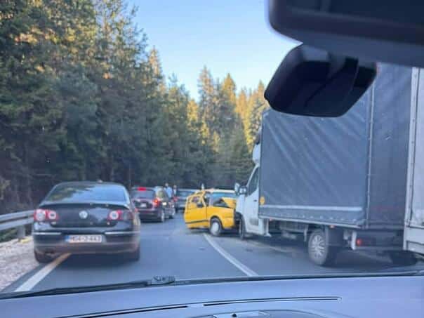Serious accident near Olov, traffic is completely stopped