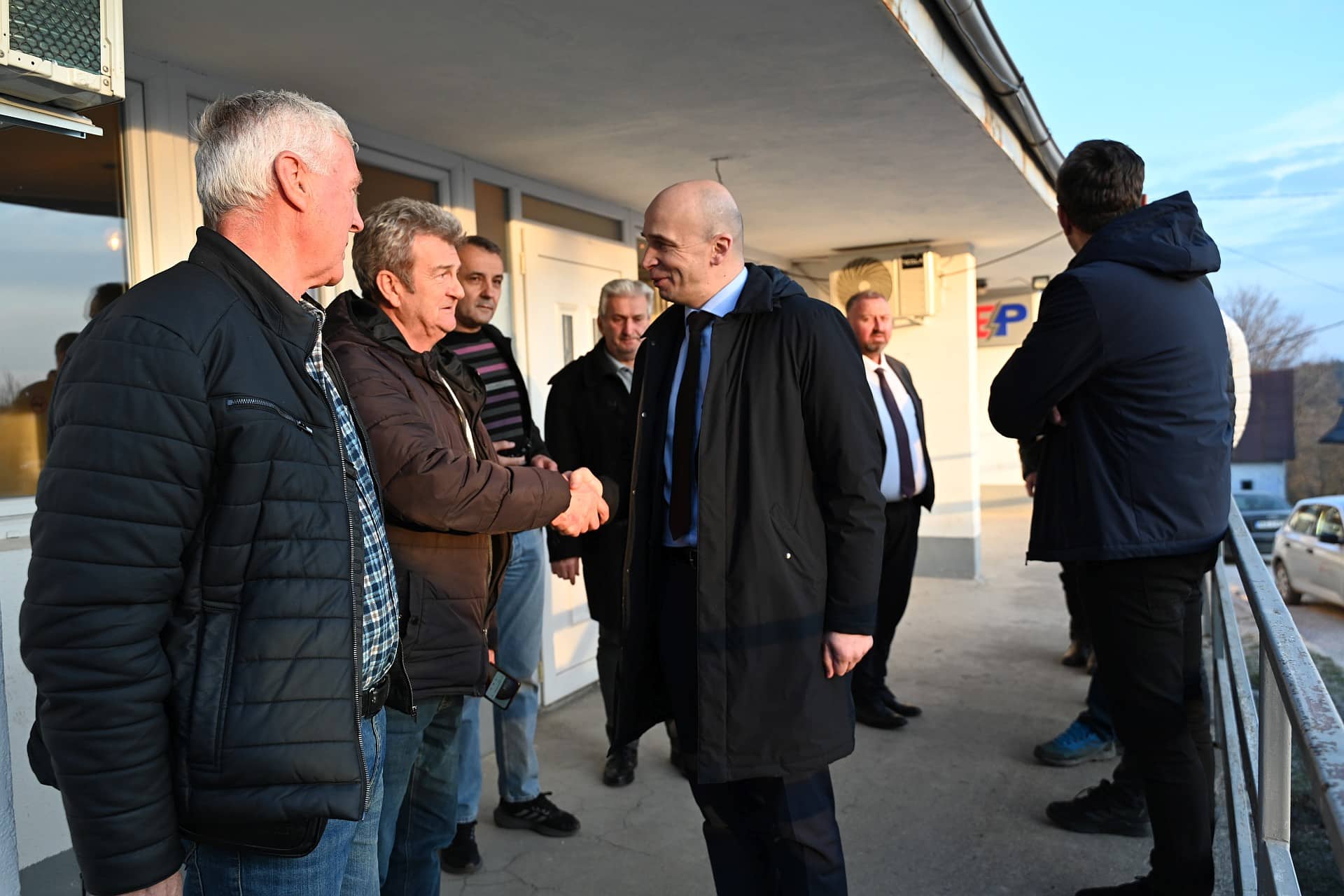 Prime Minister Pivić in Vares: Citizens’ health above all interests