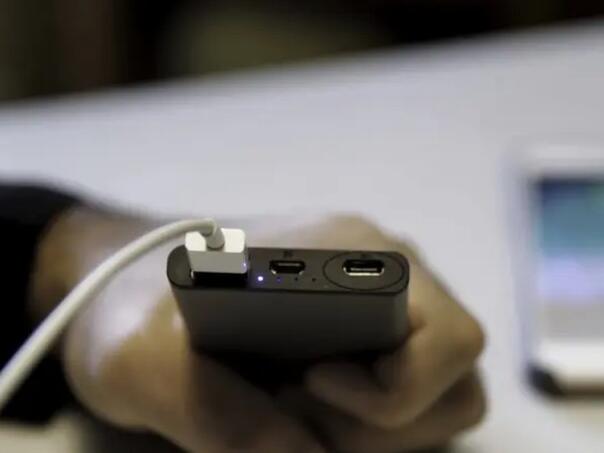 For safety reasons on airplanes: Limited use of powerbank batteries