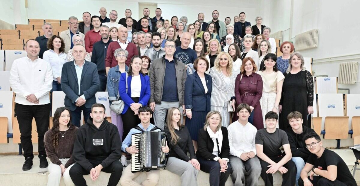 Ceremonially marked the Day of the Mixed High School Tešanj