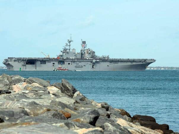 The American destroyer headed for Hormuz: Iran threatened, the ship turned around