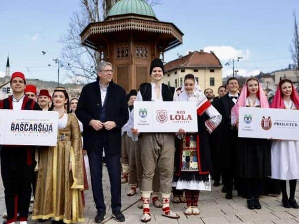 Day of the City of Sarajevo: Ceremonial parade of cultural and artistic societies on the occasion of April 6