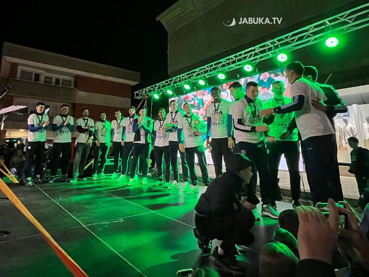 Široki Brijeg gave a magnificent welcome to the basketball players, look at the atmosphere