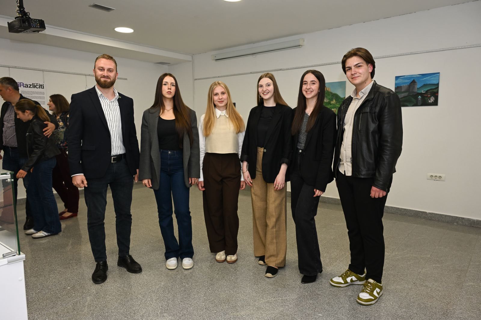 Tešanj: The exhibition “We Are Different” opens up space for dialogue about diversity as the foundation of peace