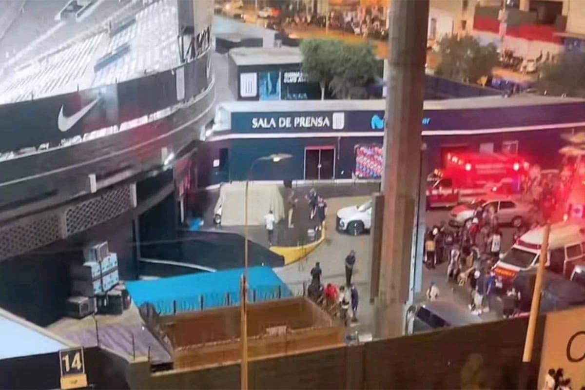 Tragedy in Lima: The wall of the stadium collapsed on the fans, there were fatalities