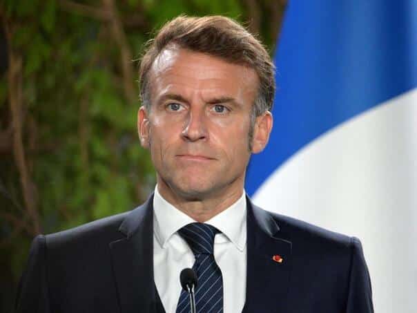 Macron calls for the continuation of negotiations between the US and Iran