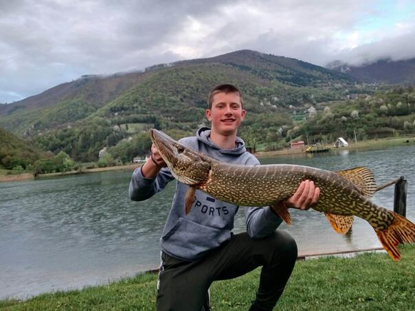 A young man in the valley of the river Pliva pulled out a pike weighing almost seven kilograms