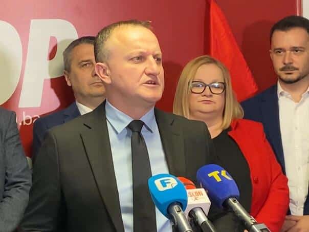 The mayor of Čelić, Admir Hrustanović, and seven SBiH councilors switched to the SDP