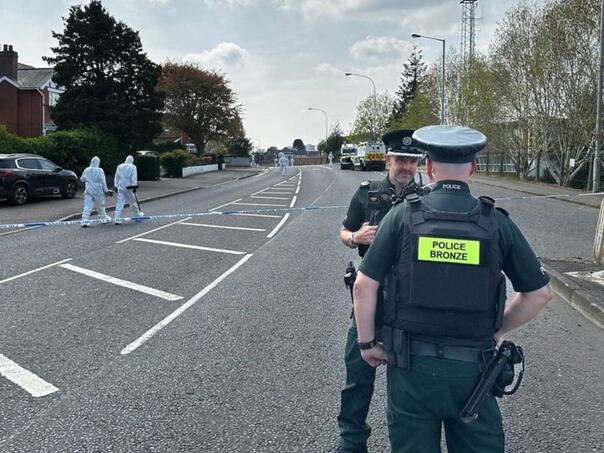 Car bomb attack in Belfast, New IRA suspected