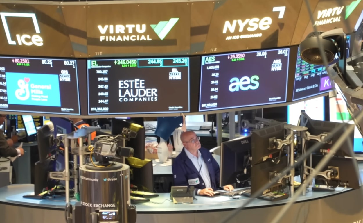 New records for S&P 500 and Nasdaq