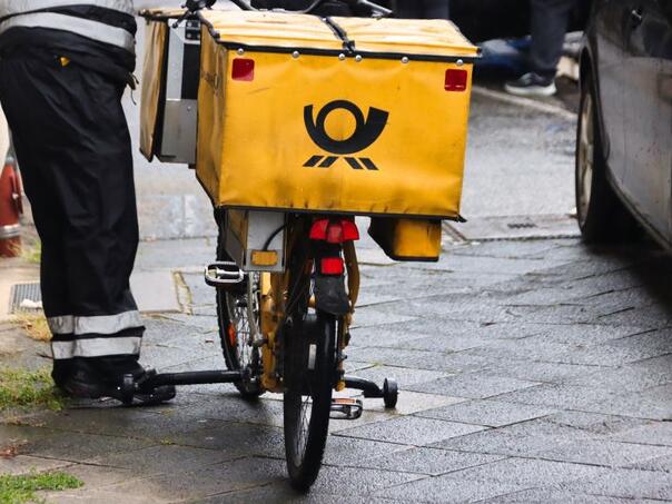 Postman in BiH suspected of embezzling veteran’s allowances, disability benefits and pension