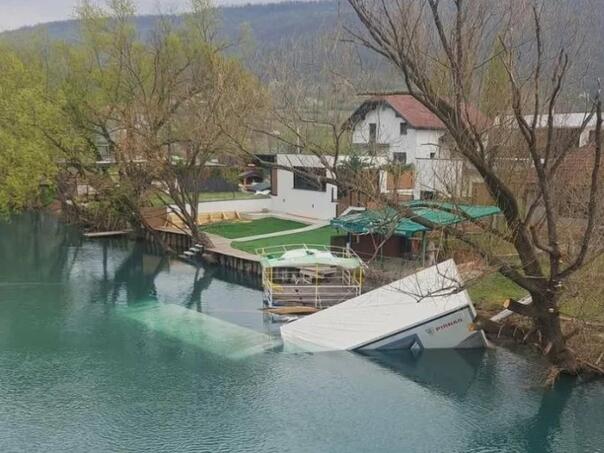 Before his death in Una, the truck driver crashed his car in Bosanski Petrovac
