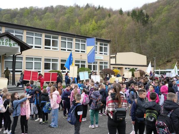 Almost 200 students in eco-action: "Green path of knowledge"