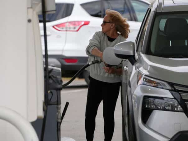 Hundreds of pumps ran out of fuel due to the rush of drivers