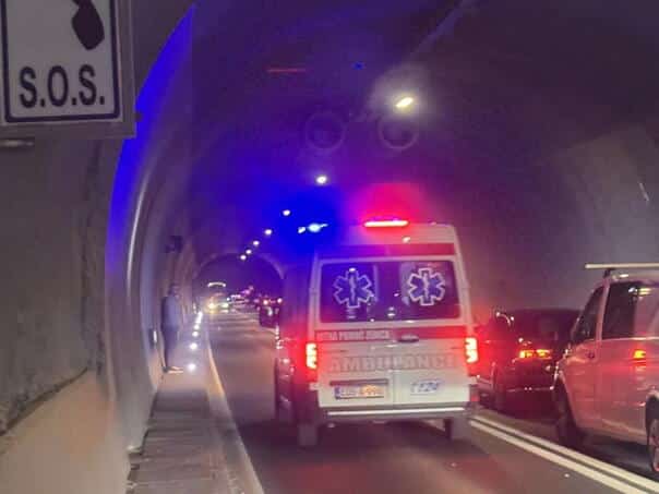 Collision in the Vranduk tunnel: Vehicles pass alternately